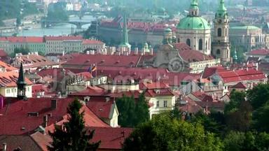 古<strong>老屋</strong>顶的景色。 布拉格。 捷克共和国